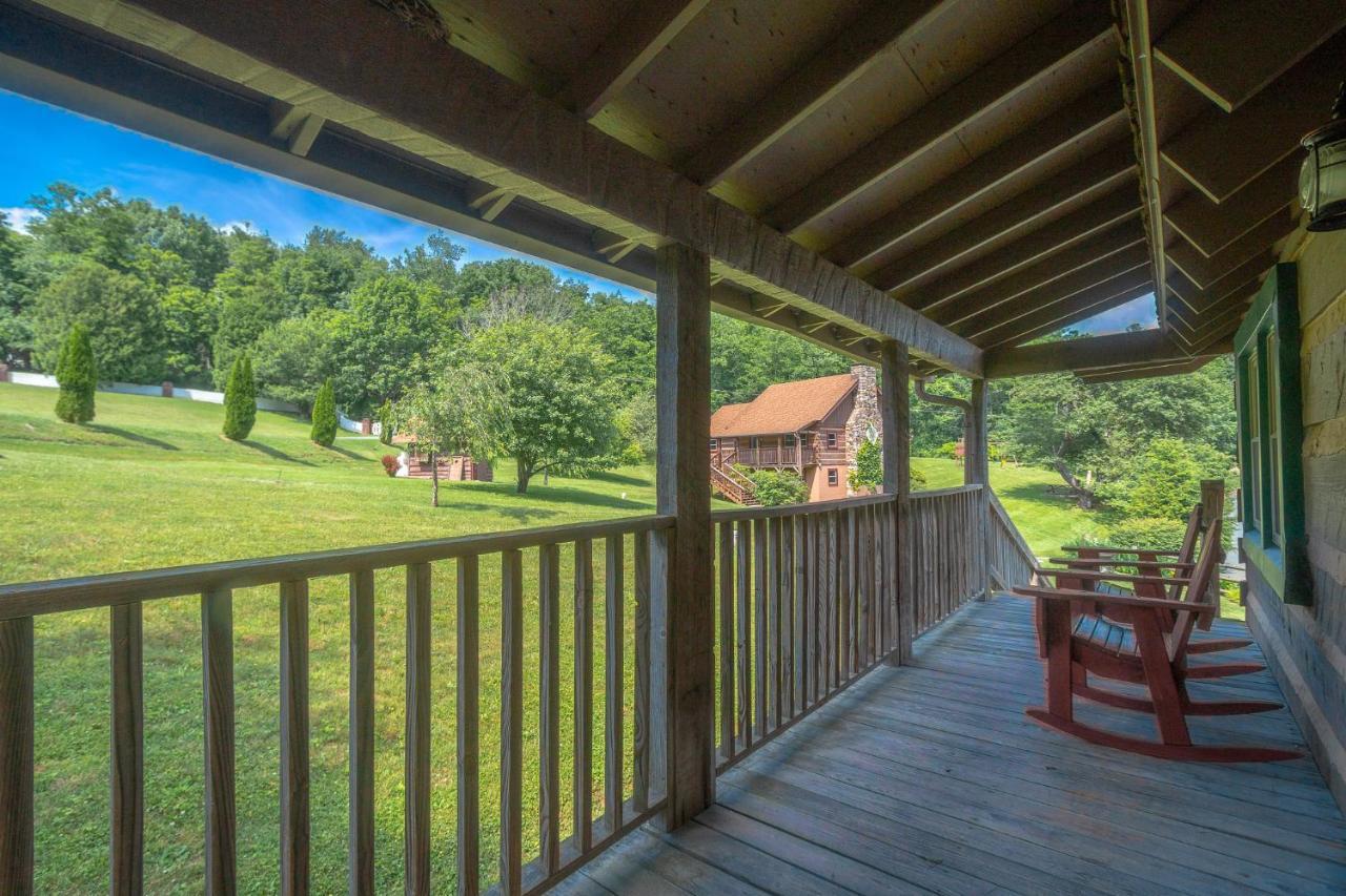 Swiss Mountain Village Blowing Rock Exterior photo
